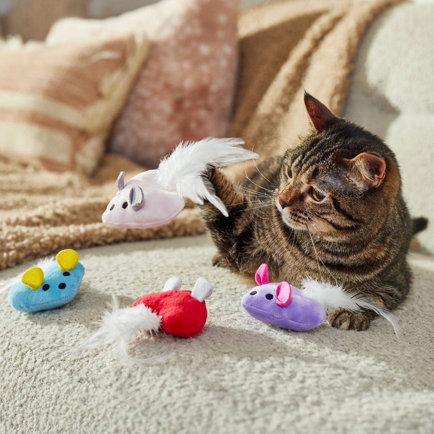 Frisco Valentine Heart Mice Plush Cat Toy With Catnip 5 Frisco Valentine Heart Mice Plush Cat Toy With Catnip - Image 3